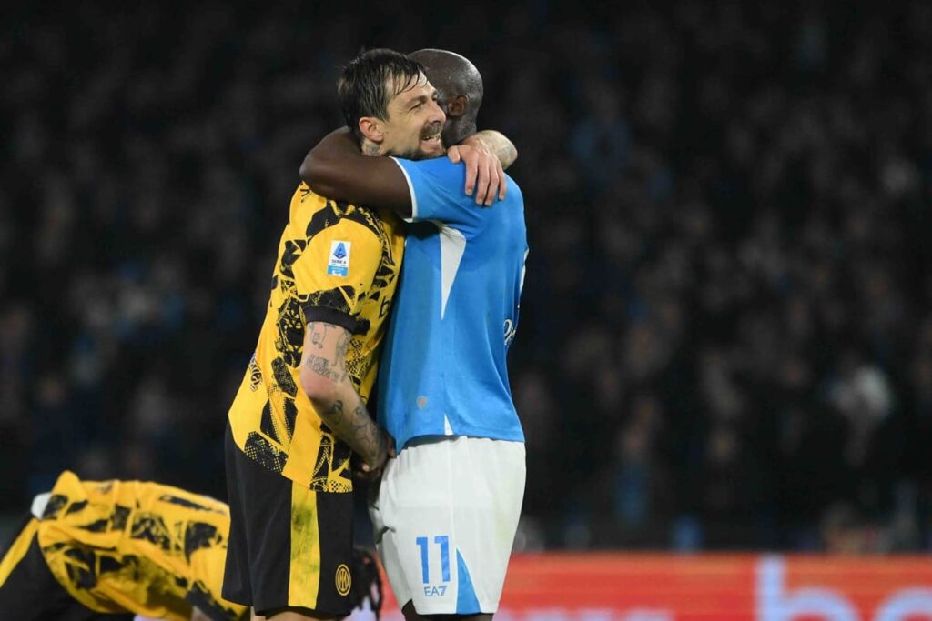 Francesco Acerbi e Romelu Lukaku