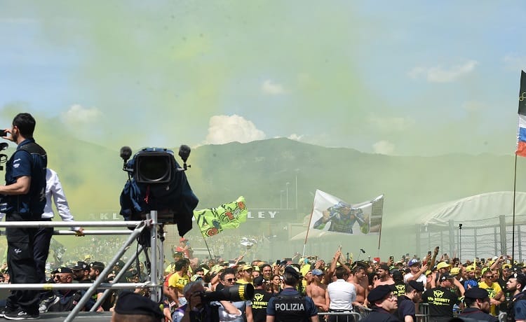 Tifosi di Valentino Rossi - Foto Antonio Fraioli