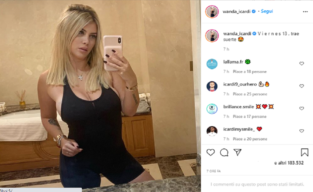 Wanda Nara Selfie Bollente Sui Social Fan Impazziti Foto 