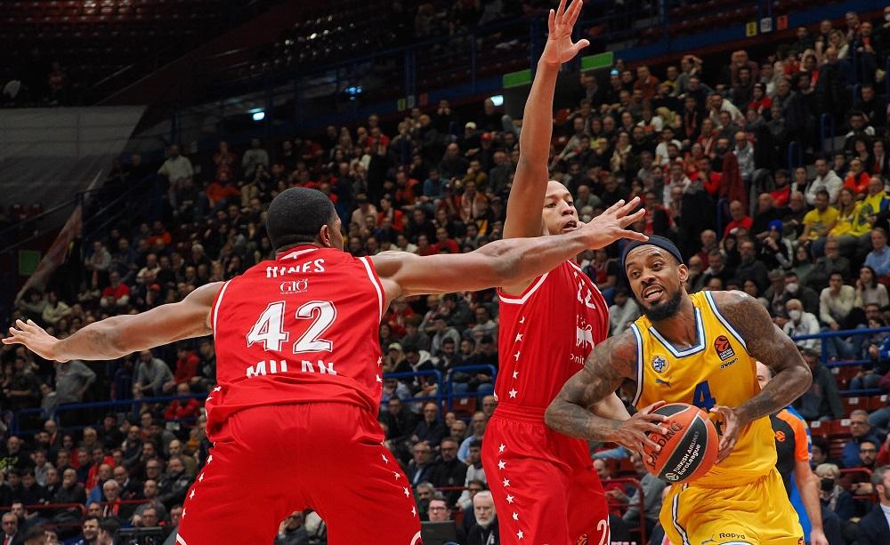 Devon Hall e Kyle Hines Olimpia Milano