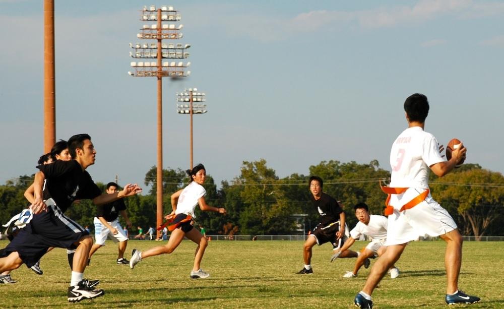 Flag football - Foto Enoch Lai CC BY-SA 3.0 DEED