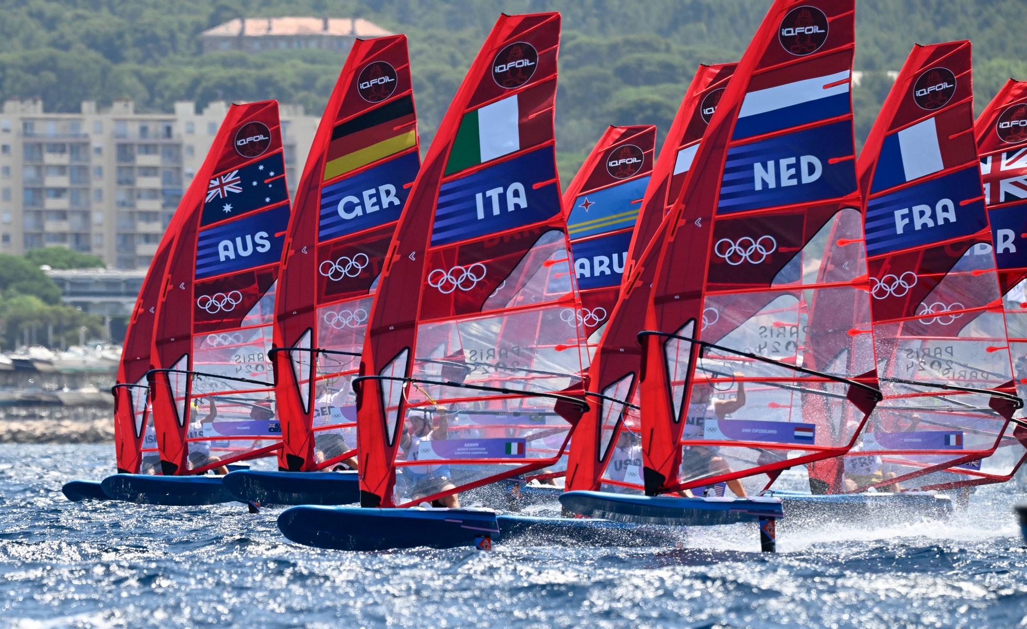 IQFOIL windsurfing