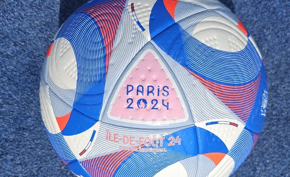 Pallone Parigi 2024 calcio