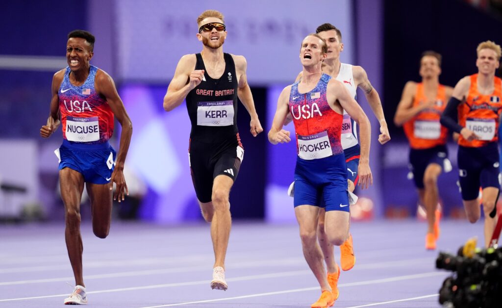 Cole Hocker, Josh Kerr, Yared Nuguse e Jakob Ingebrigtsen