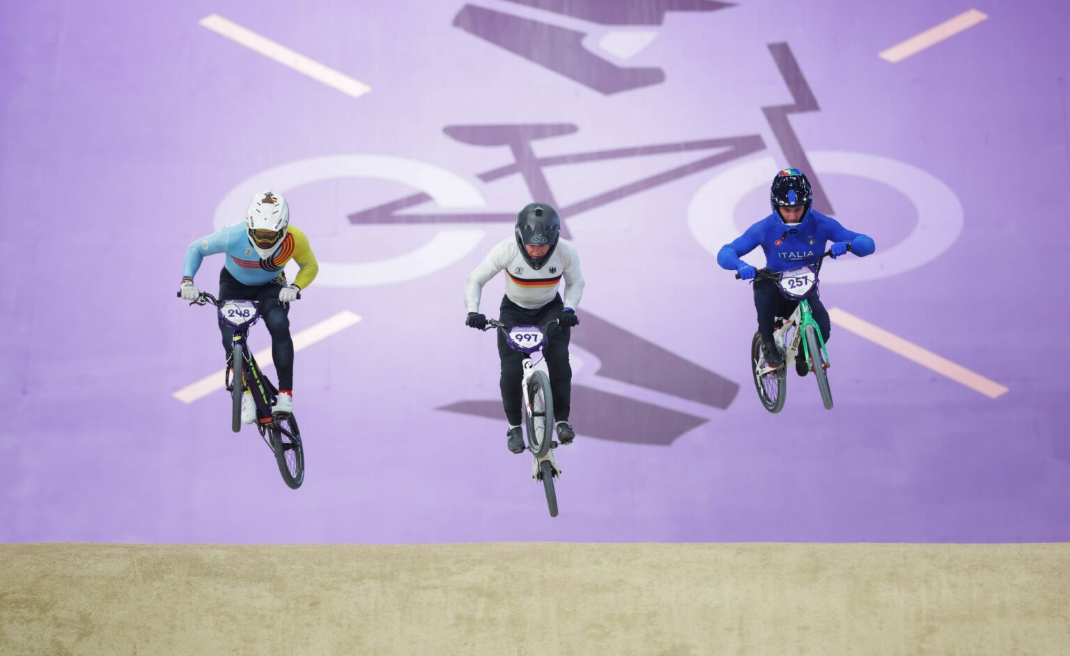 Ciclismo BMX Racing Parigi 2024, Bertagnoli accede alle semifinali