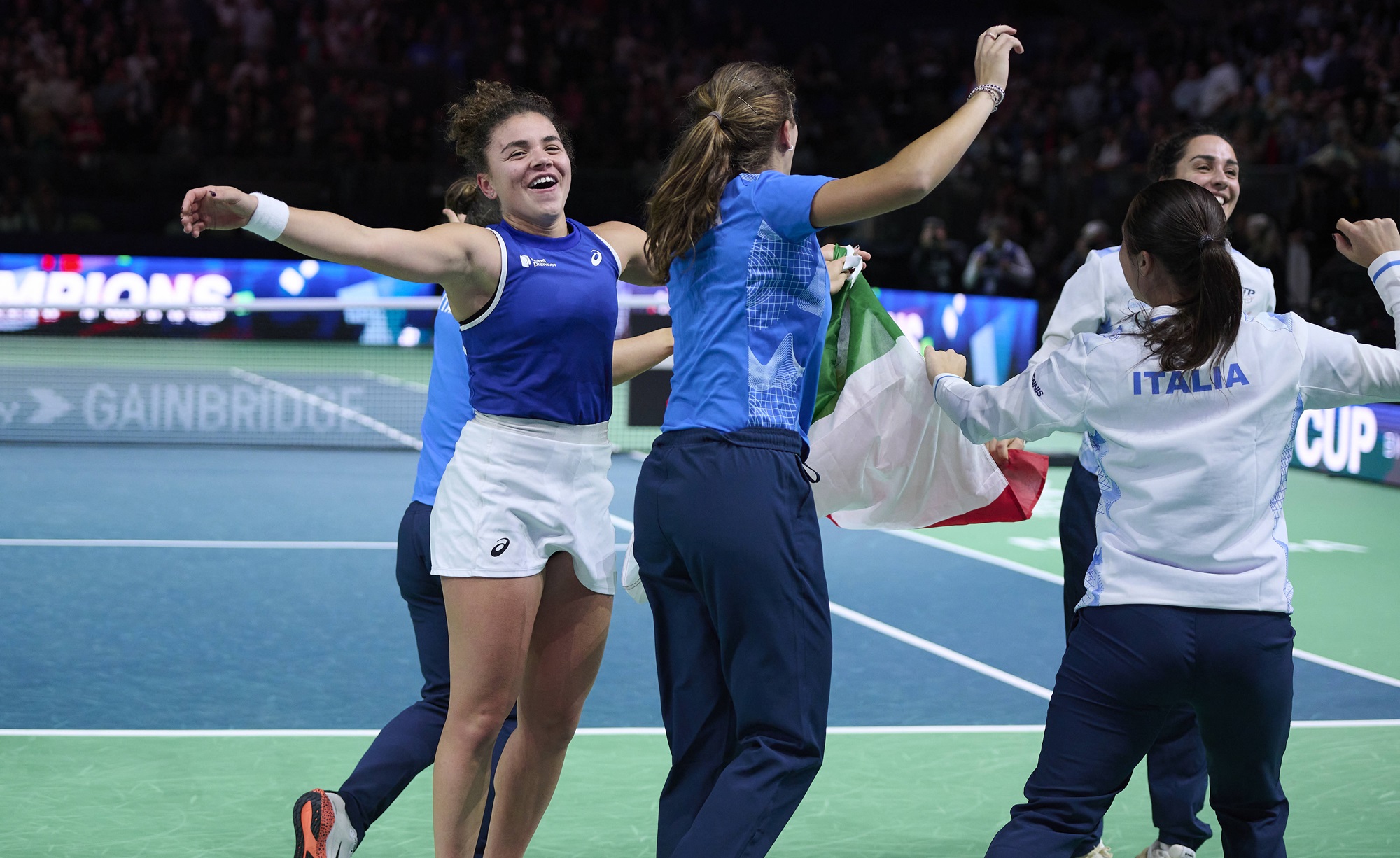 Jasmine Paolini e la festa delle azzurre in Billie Jean King Cup