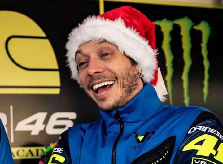 Valentino Rossi con il capellino di Natale