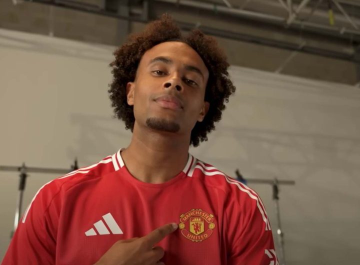 Zirkzee con la maglia del Manchester United