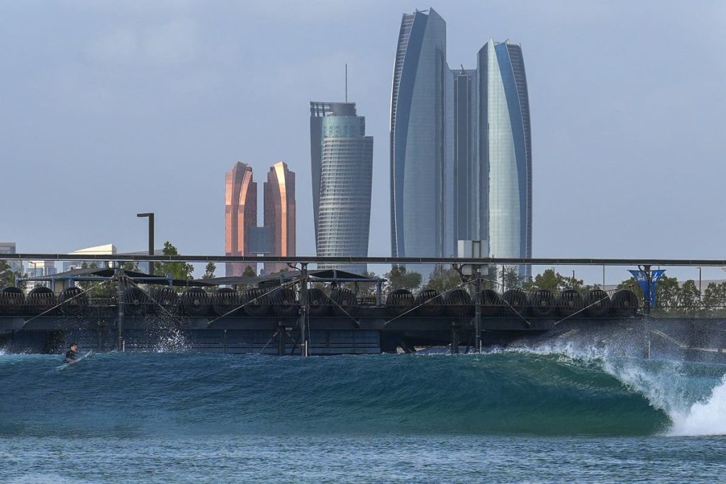 La piscina artificiale di Surf ad Abu Dhabi - Foto Nick Bothma Matri Images IPA