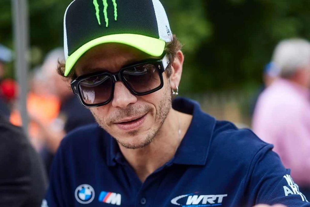 Valentino Rossi firma autografi