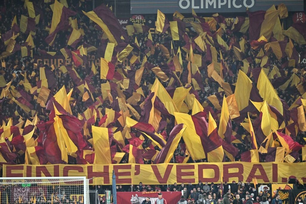 Tifosi Roma in Curva Sud - Foto/Felice De Martino/Fotogramma / IPA