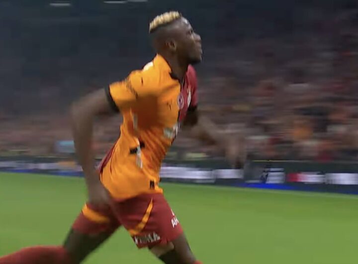 Osimhen esulta con la maglia del Galatasaray